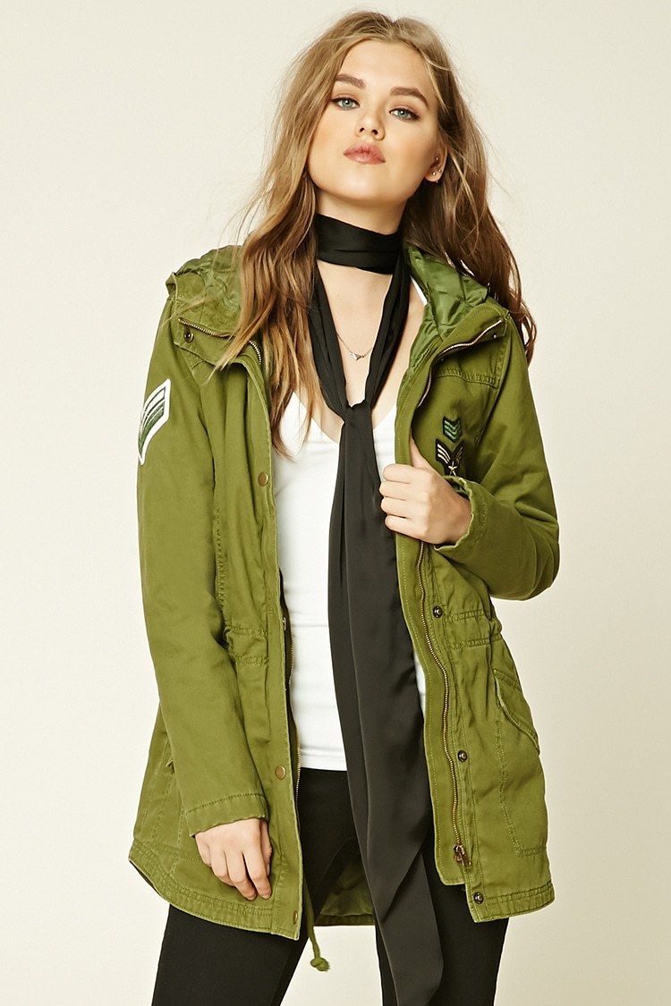 Tampil Stylish di Musim Hujan